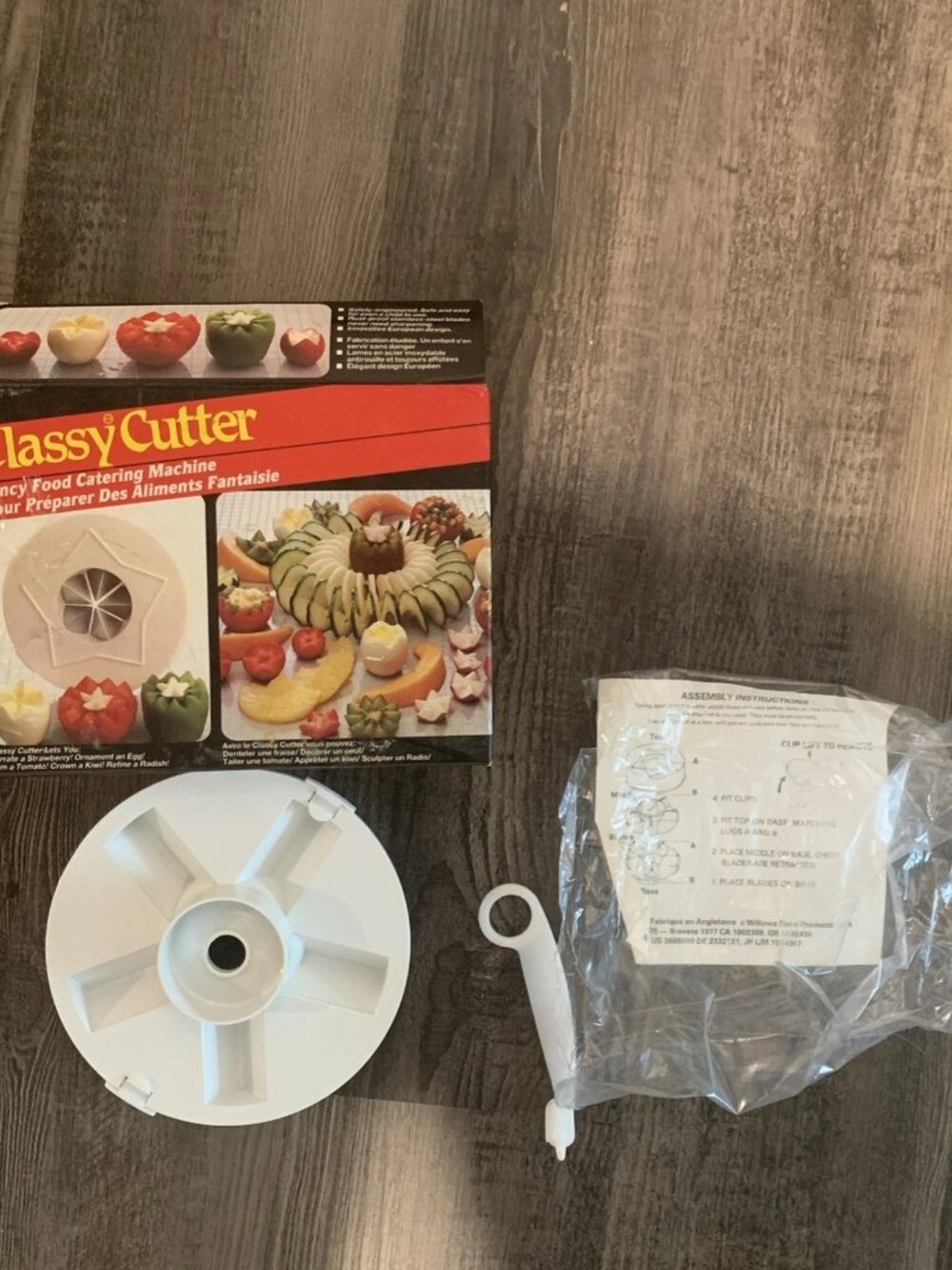 Classic Cutter model 8010 Manual Food Slicer for Fruit & Vegetables White